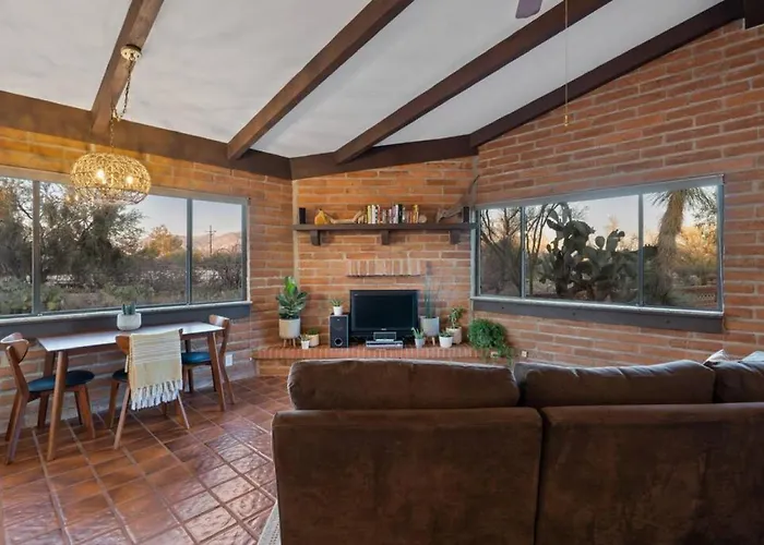Spacious Casita With Desert And Mountain Views Holiday home