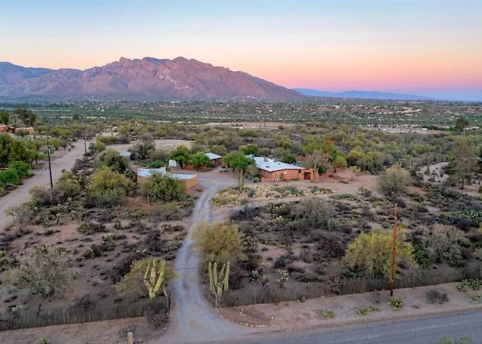Spacious Casita With Desert And Mountain Views Holiday home Tucson